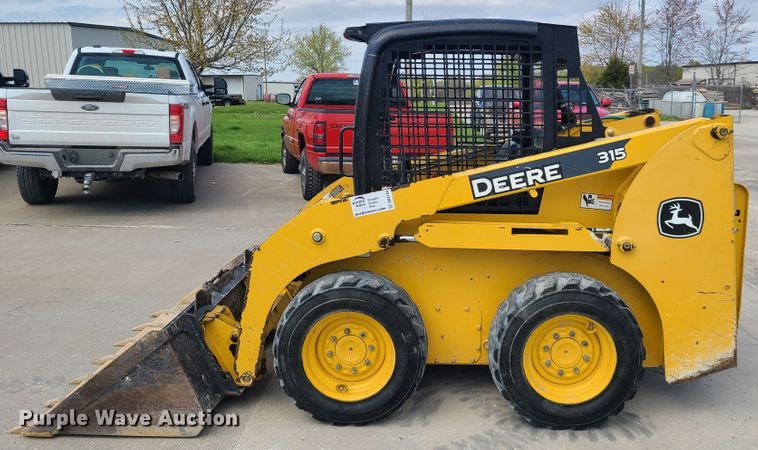 image for item DK4784 2010 John Deere 315  skid steer