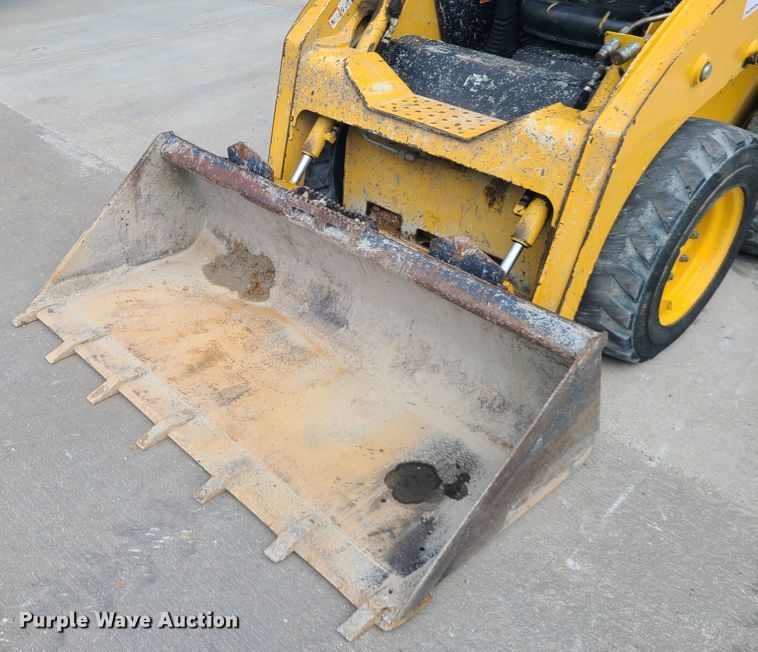 image for item DK4784 2010 John Deere 315  skid steer