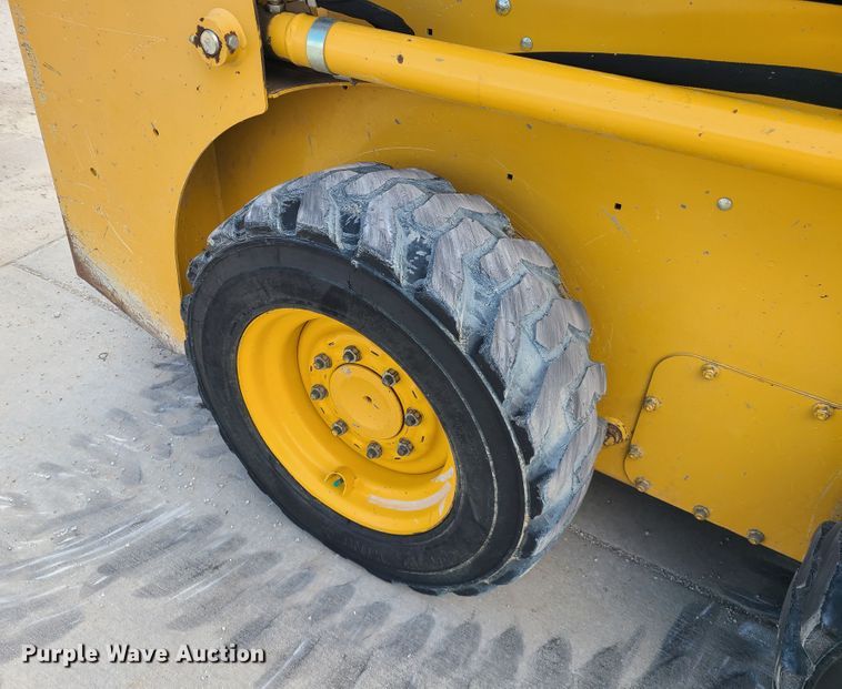 image for item DK4784 2010 John Deere 315  skid steer