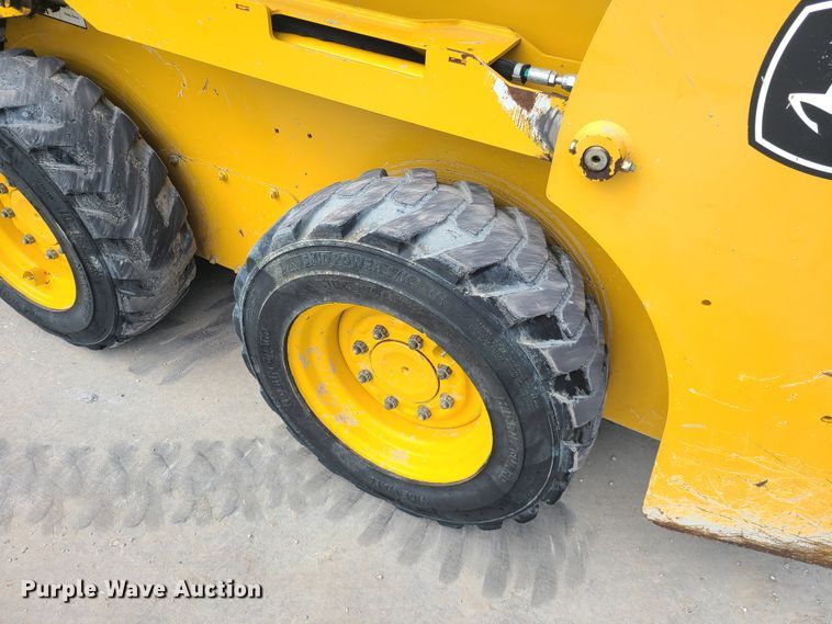 image for item DK4784 2010 John Deere 315  skid steer