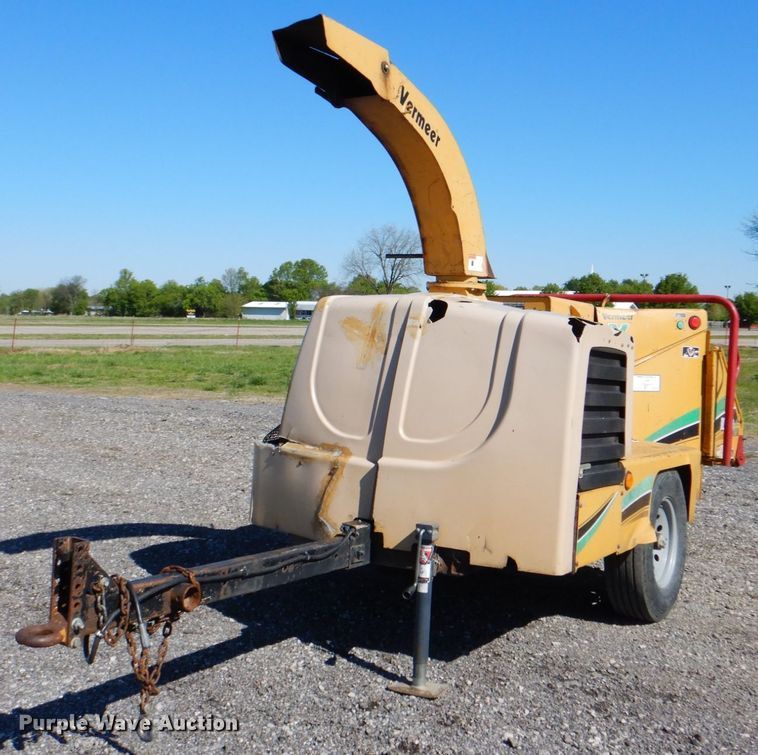 image for item DK5602 2007 Vermeer BC1000XL  wood chipper