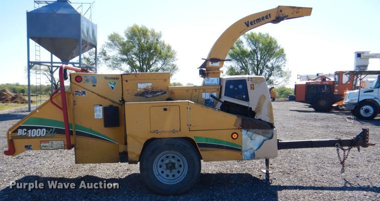 image for item DK5602 2007 Vermeer BC1000XL  wood chipper