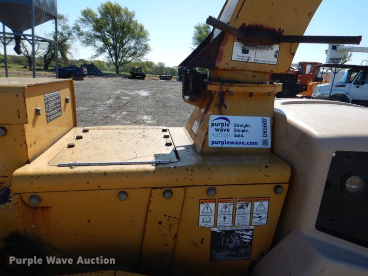 image for item DK5602 2007 Vermeer BC1000XL  wood chipper