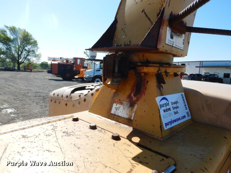 image for item DK5602 2007 Vermeer BC1000XL  wood chipper