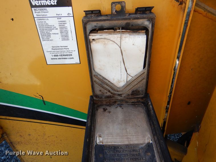 image for item DK5602 2007 Vermeer BC1000XL  wood chipper