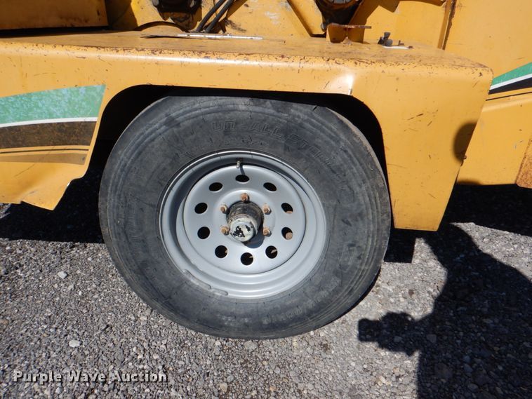 image for item DK5602 2007 Vermeer BC1000XL  wood chipper