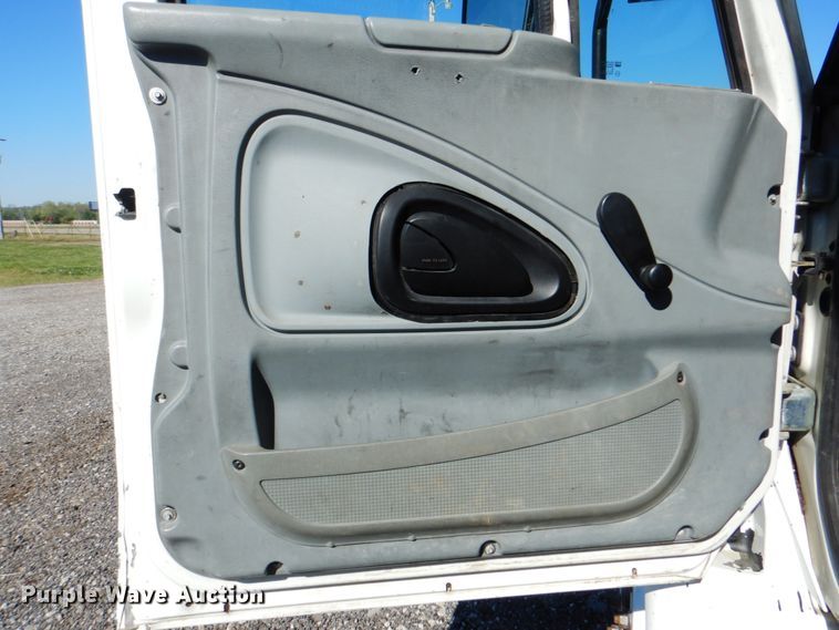 image for item DK5603 2008 International 4300  forestry bucket truck