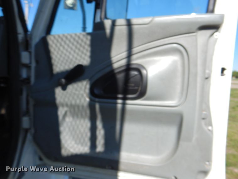 image for item DK5603 2008 International 4300  forestry bucket truck