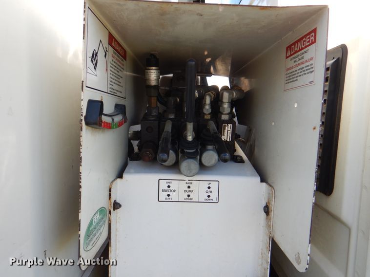 image for item DK5603 2008 International 4300  forestry bucket truck