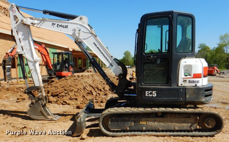 image for item DK5605 2017 Bobcat E55  mini excavator
