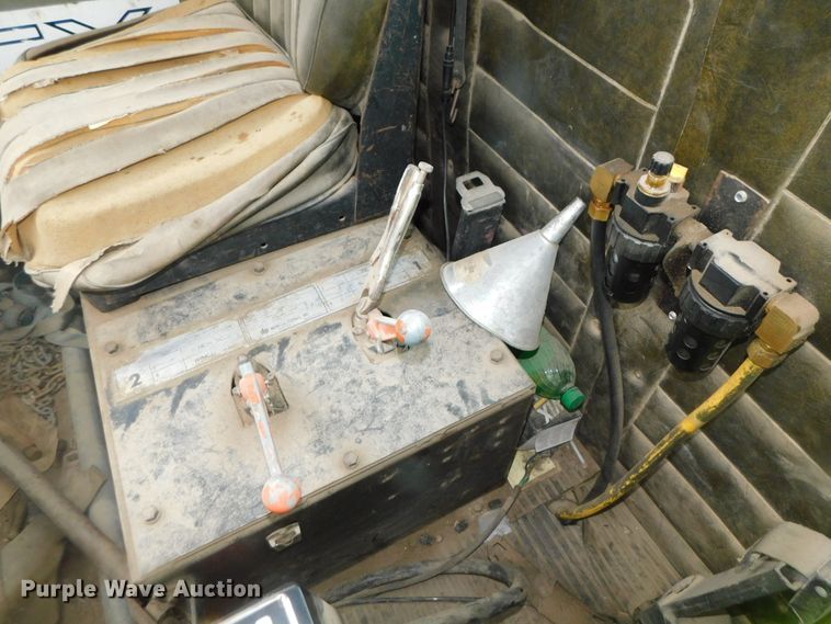 image for item DK8500 1979 Am General M915  semi truck