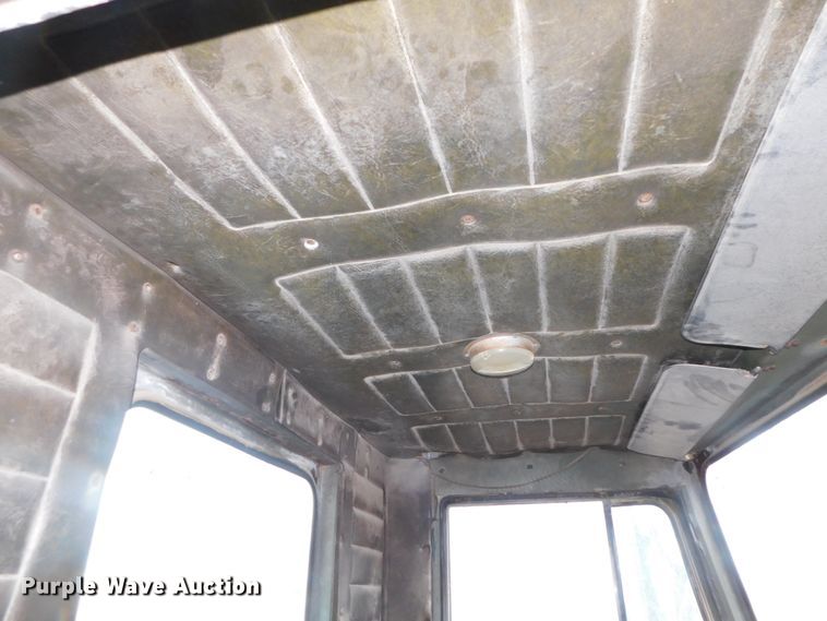 image for item DK8500 1979 Am General M915  semi truck