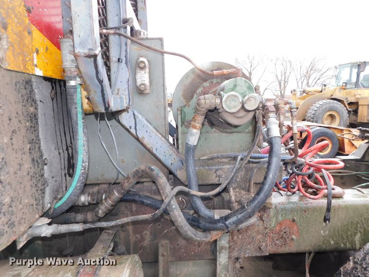 image for item DK8500 1979 Am General M915  semi truck