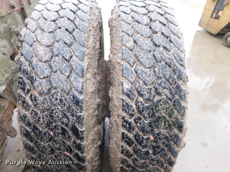 image for item DK8500 1979 Am General M915  semi truck