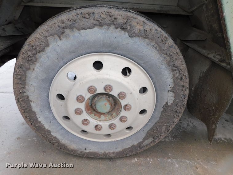 image for item DK8500 1979 Am General M915  semi truck