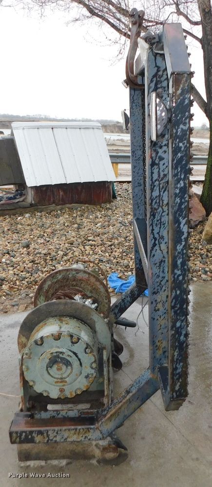 image for item DK8500 1979 Am General M915  semi truck