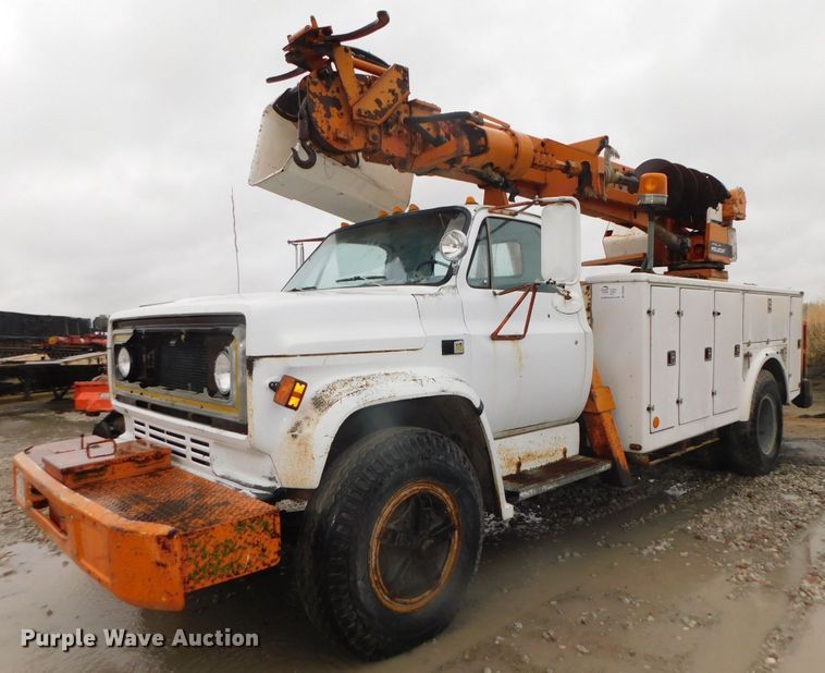 image for item DK8503 1981 Chevrolet C6500  digger derrick truck