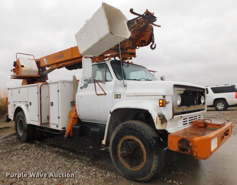 image for item DK8503 1981 Chevrolet C6500  digger derrick truck