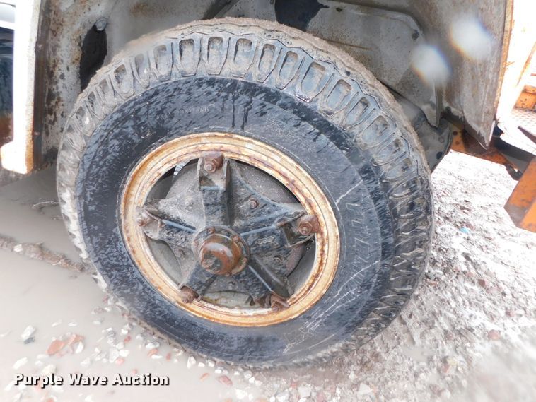 image for item DK8503 1981 Chevrolet C6500  digger derrick truck