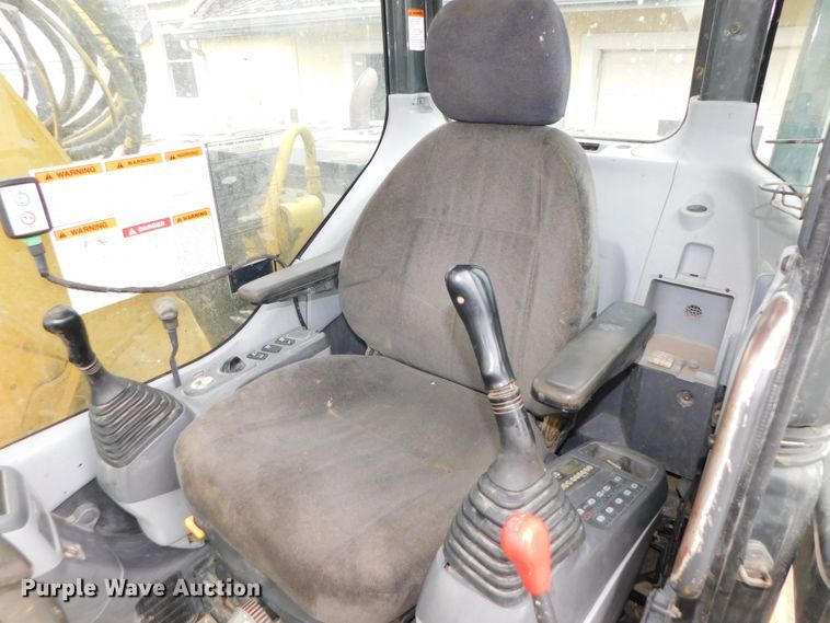 image for item DK8505 2007 Komatsu PC138USLC-2EO  mini excavator