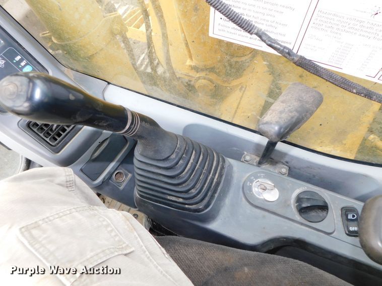 image for item DK8505 2007 Komatsu PC138USLC-2EO  mini excavator