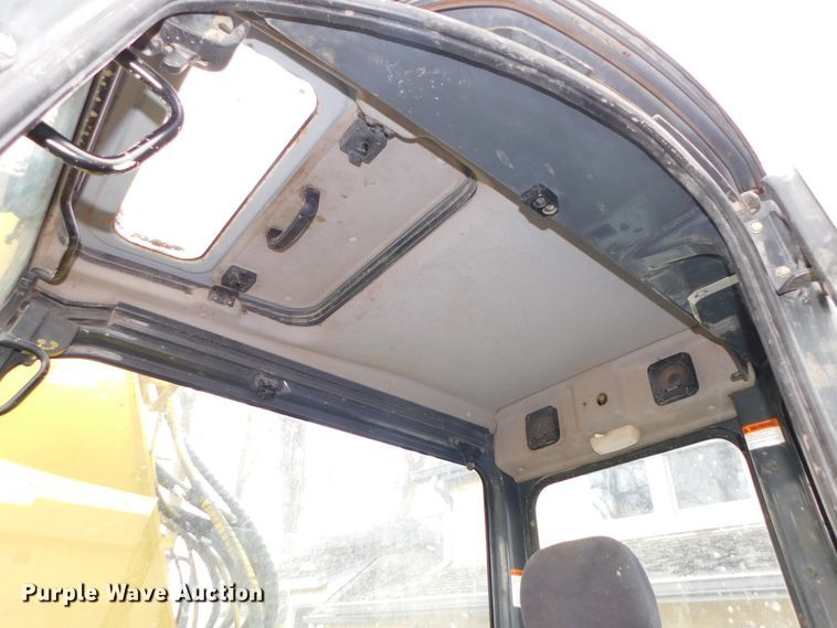 image for item DK8505 2007 Komatsu PC138USLC-2EO  mini excavator