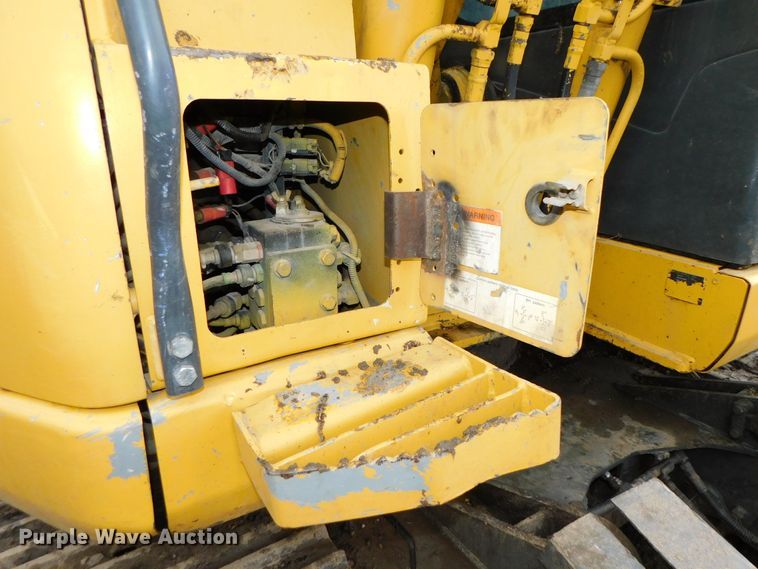 image for item DK8505 2007 Komatsu PC138USLC-2EO  mini excavator
