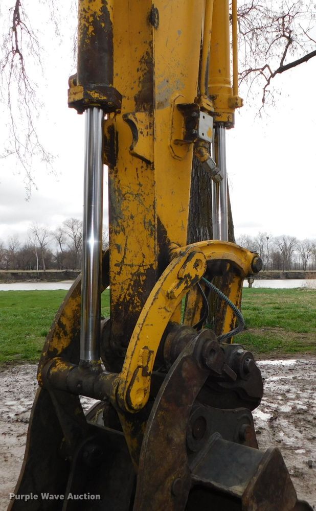 image for item DK8505 2007 Komatsu PC138USLC-2EO  mini excavator