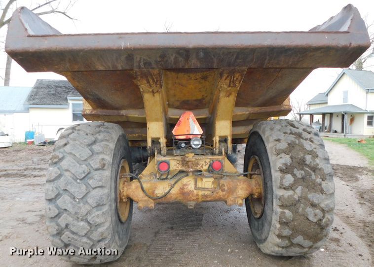 image for item DK8506 1988 Caterpillar D25C  haul truck