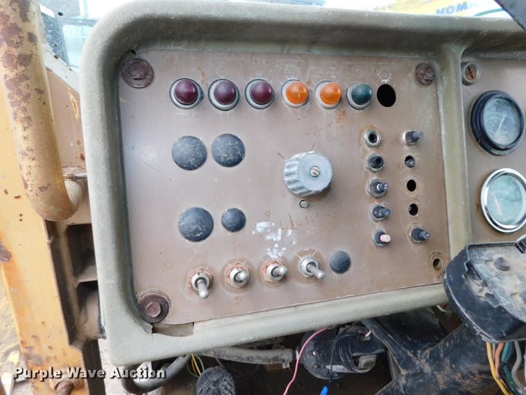 image for item DK8506 1988 Caterpillar D25C  haul truck