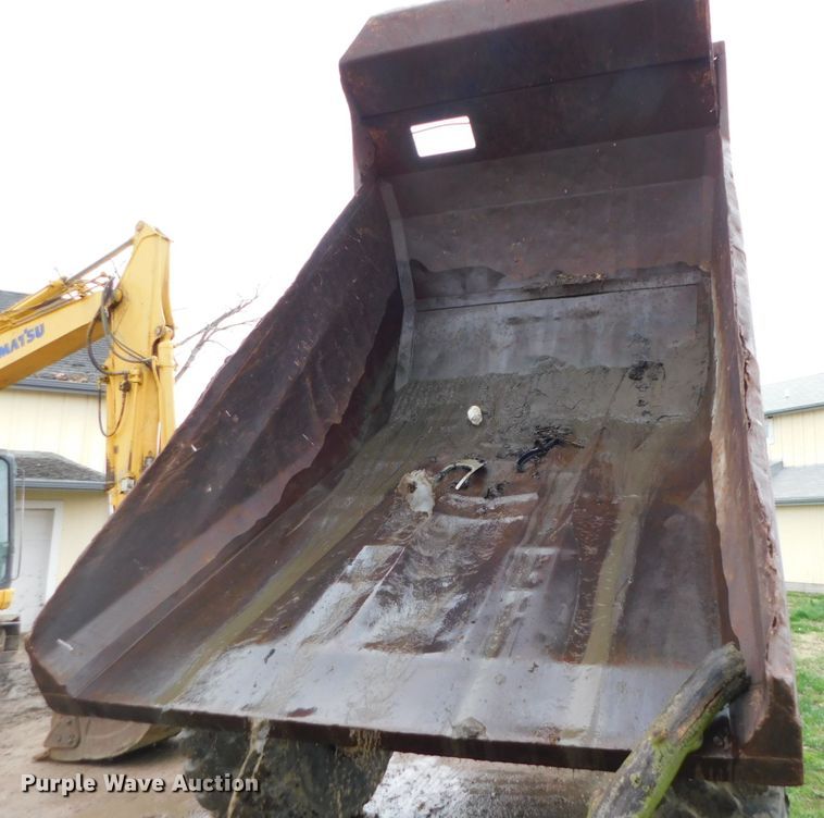 image for item DK8506 1988 Caterpillar D25C  haul truck