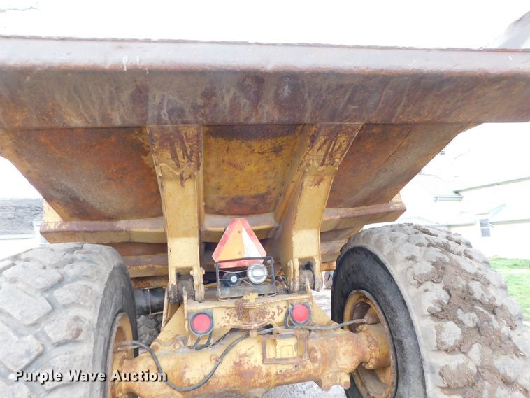 image for item DK8506 1988 Caterpillar D25C  haul truck