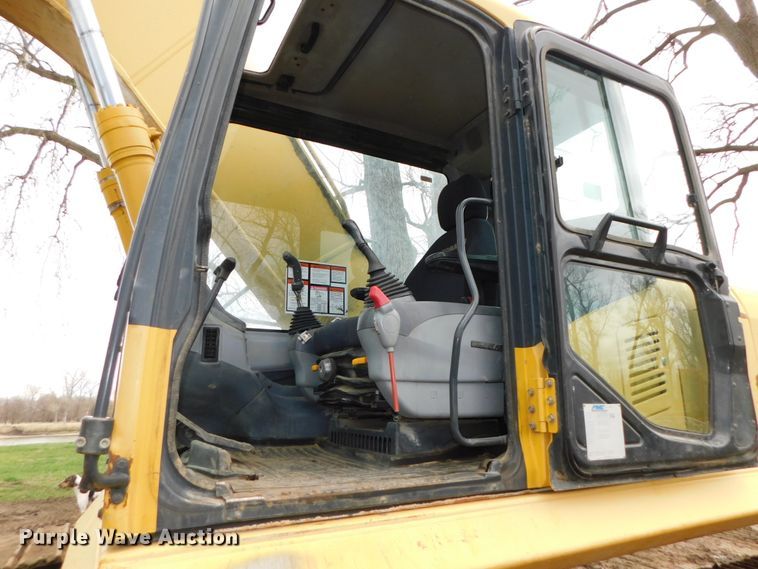 image for item DK8510 2005 Komatsu PC270LC-7L  excavator
