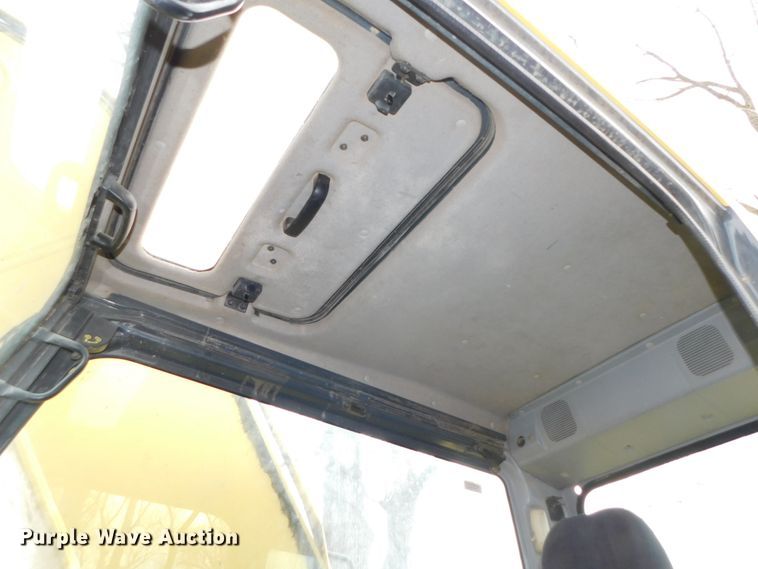 image for item DK8510 2005 Komatsu PC270LC-7L  excavator