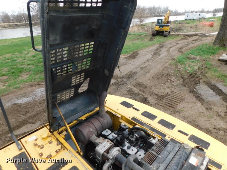 image for item DK8510 2005 Komatsu PC270LC-7L  excavator