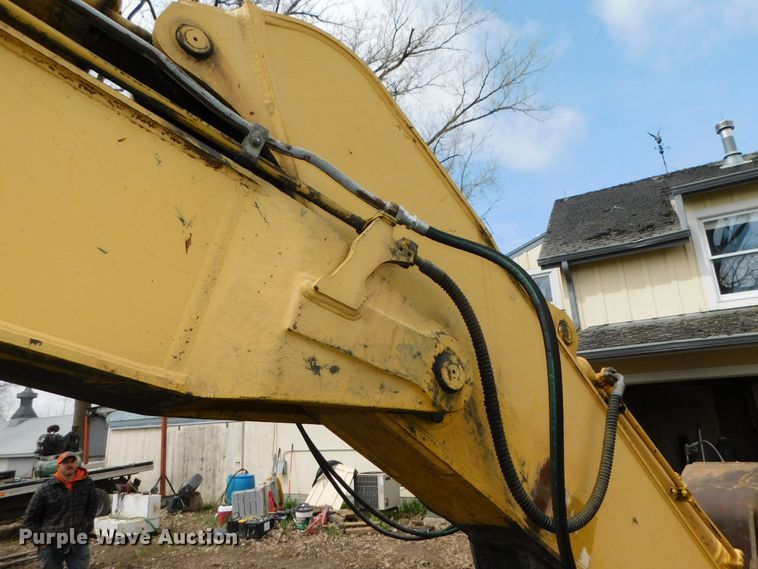 image for item DK8510 2005 Komatsu PC270LC-7L  excavator