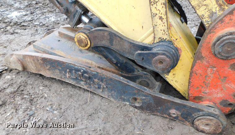 image for item DK8510 2005 Komatsu PC270LC-7L  excavator