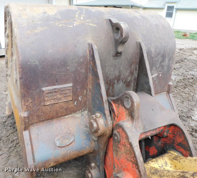 image for item DK8510 2005 Komatsu PC270LC-7L  excavator