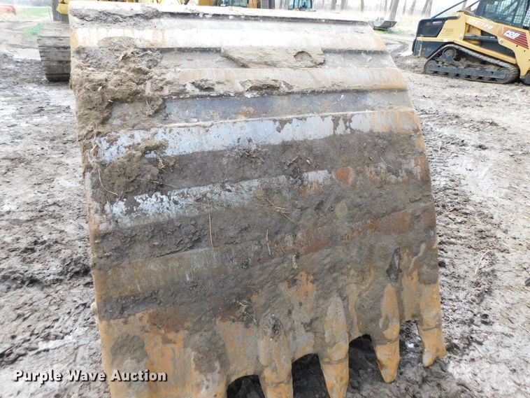 image for item DK8510 2005 Komatsu PC270LC-7L  excavator