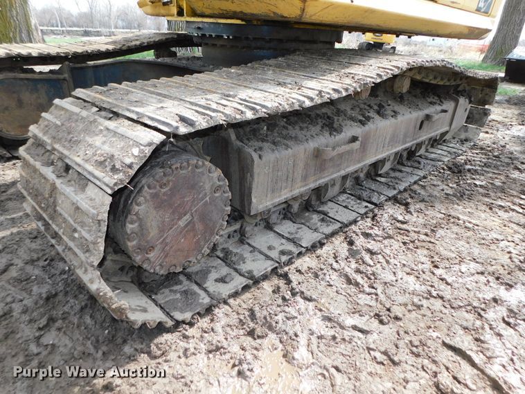 image for item DK8510 2005 Komatsu PC270LC-7L  excavator