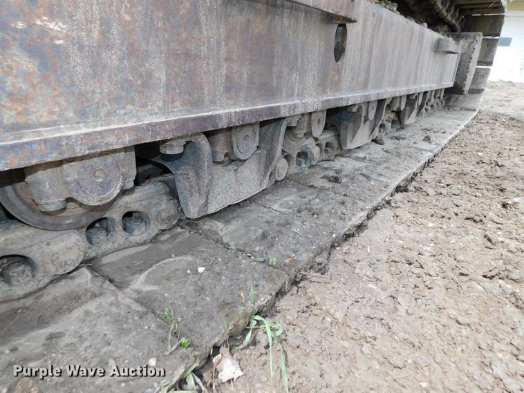 image for item DK8510 2005 Komatsu PC270LC-7L  excavator