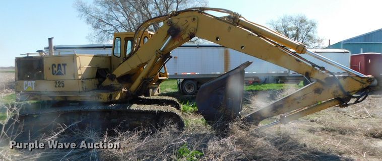 image for item DK8517 1976 Caterpillar 225  excavator