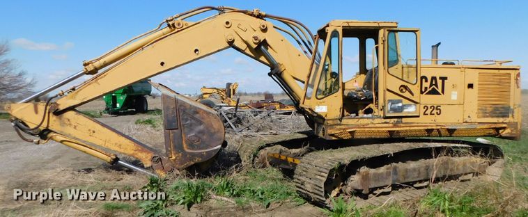 image for item DK8517 1976 Caterpillar 225  excavator