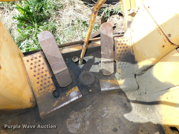 image for item DK8517 1976 Caterpillar 225  excavator