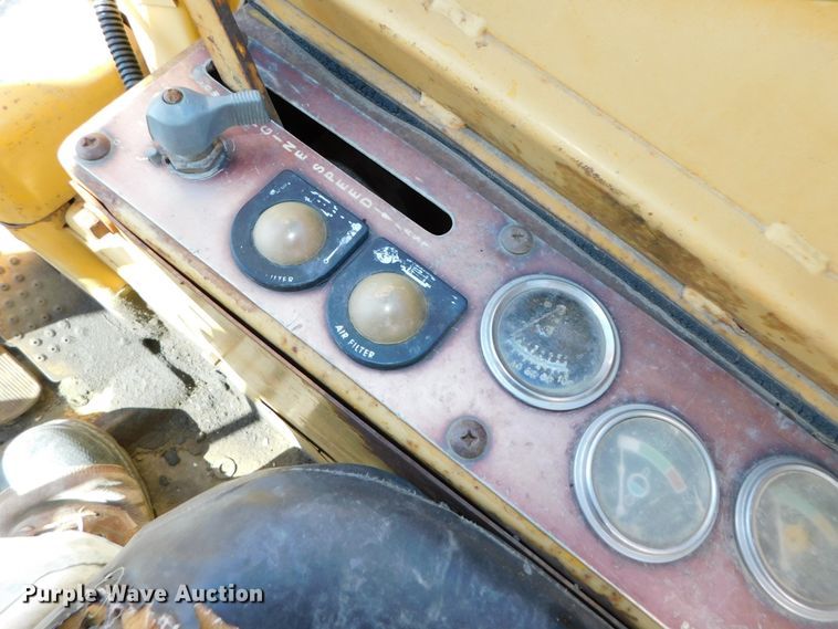 image for item DK8517 1976 Caterpillar 225  excavator