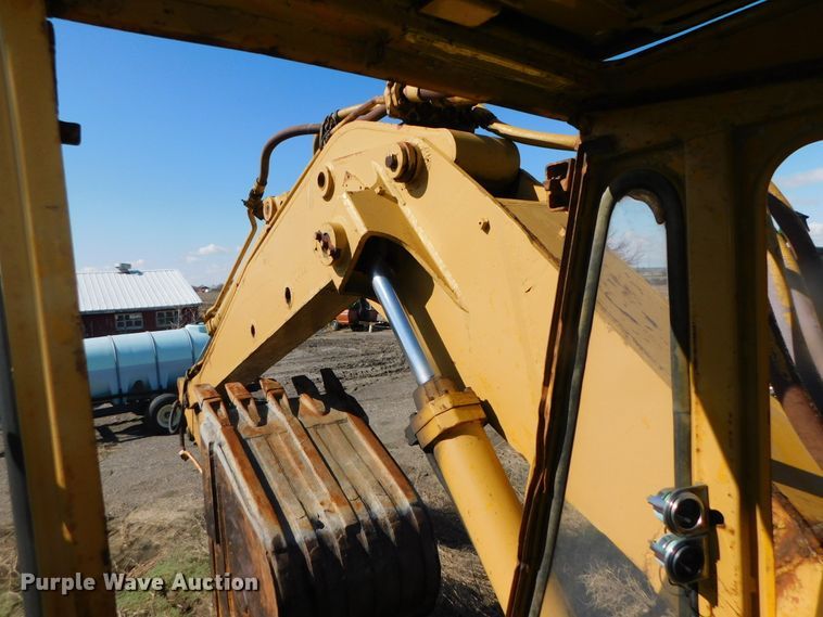 image for item DK8517 1976 Caterpillar 225  excavator