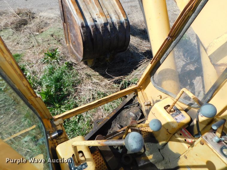 image for item DK8517 1976 Caterpillar 225  excavator