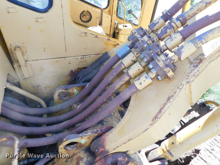 image for item DK8517 1976 Caterpillar 225  excavator