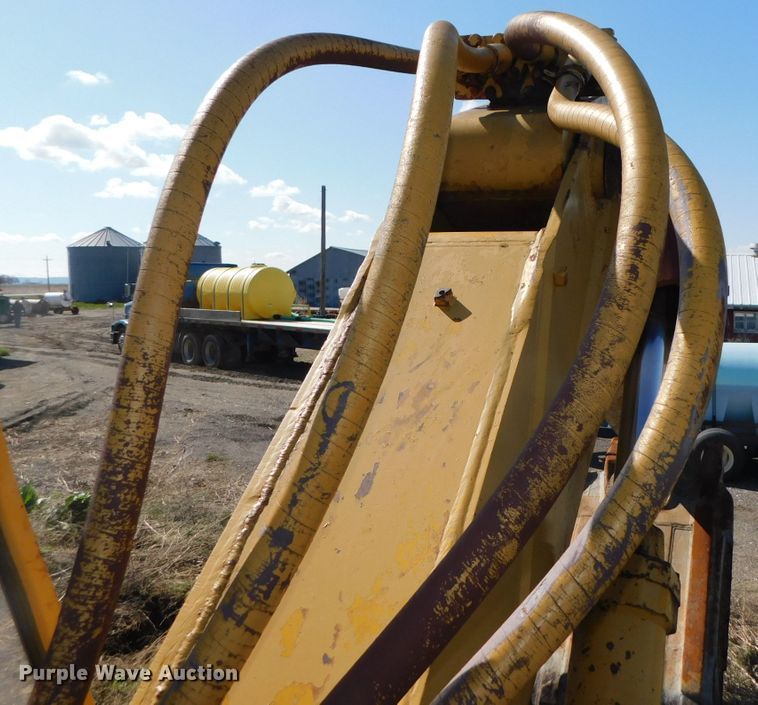 image for item DK8517 1976 Caterpillar 225  excavator