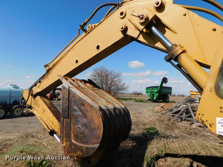 image for item DK8517 1976 Caterpillar 225  excavator